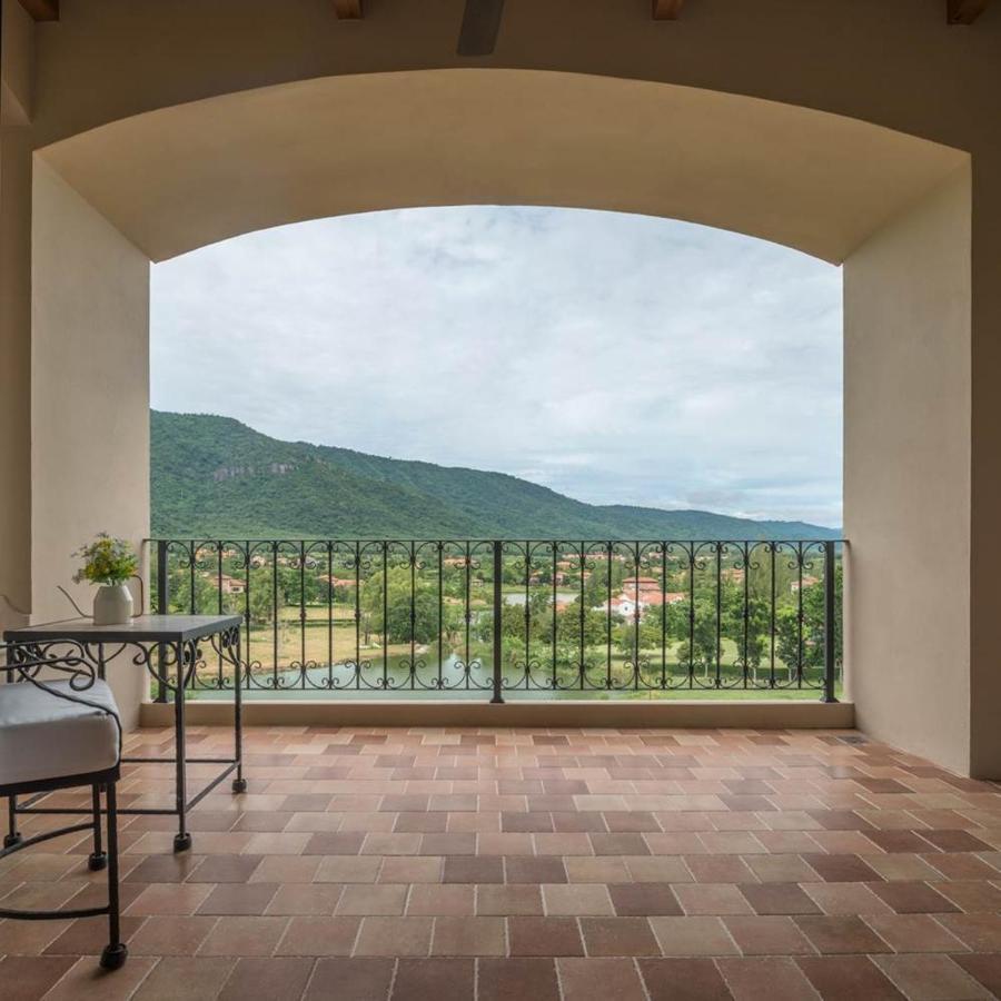 Toscana Town Square Suites Mu Si Exterior photo
