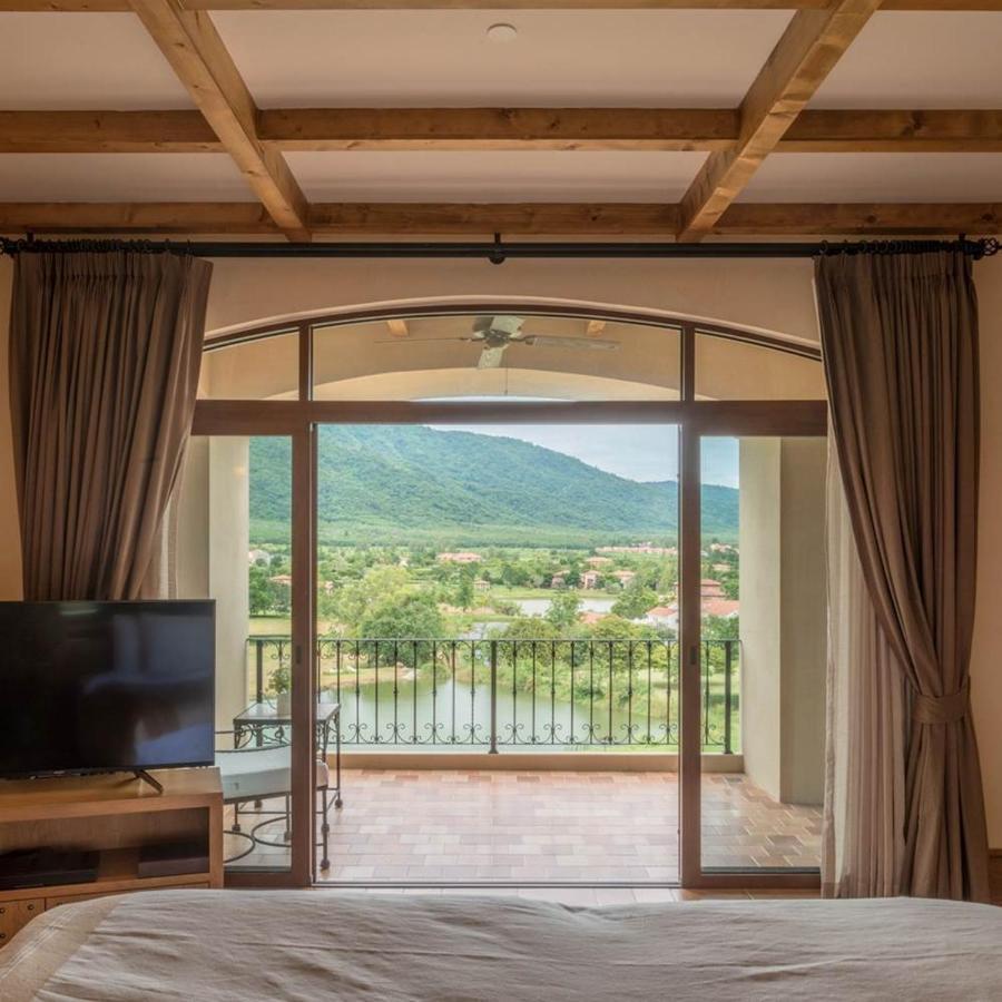 Toscana Town Square Suites Mu Si Exterior photo