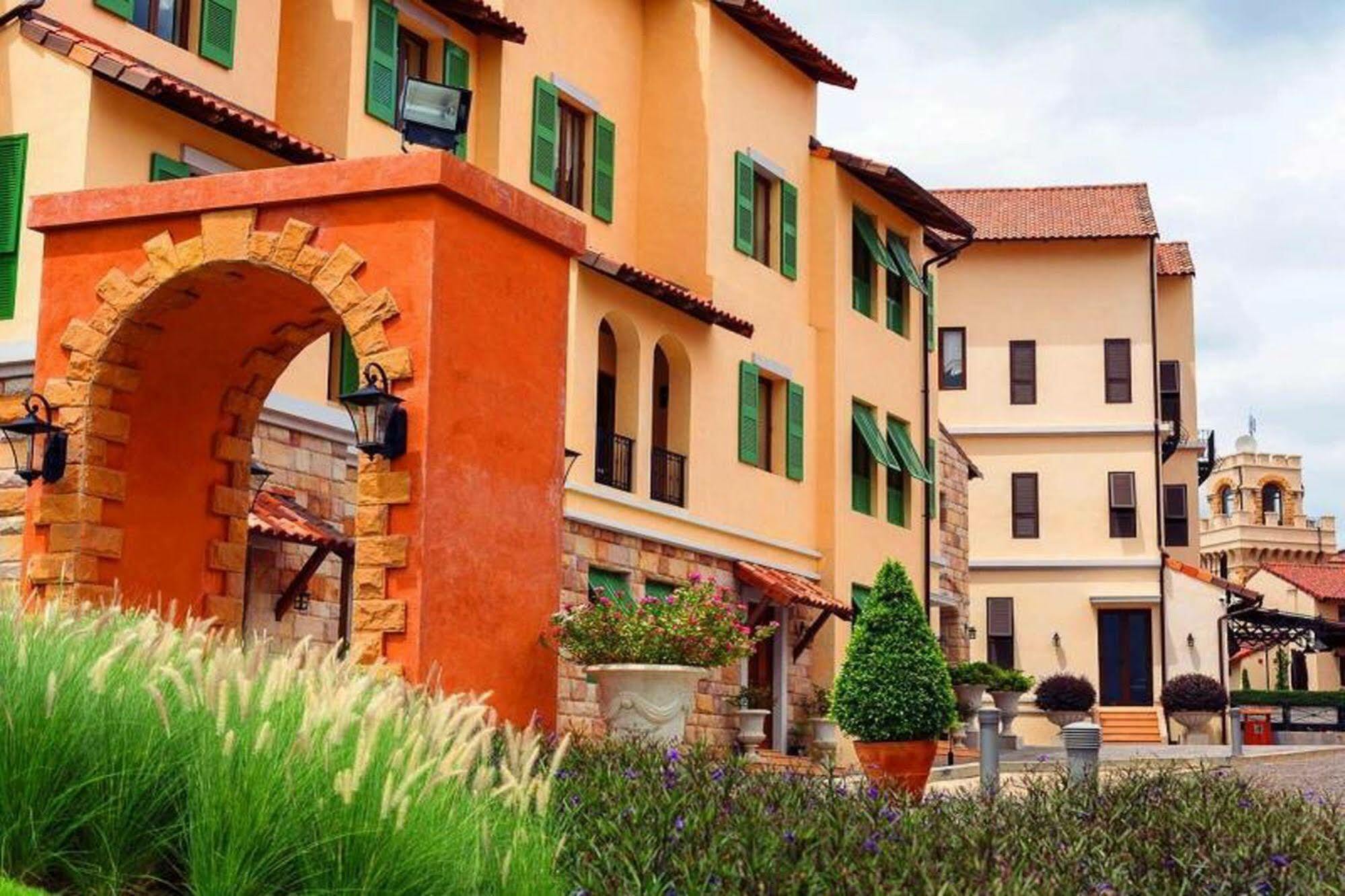 Toscana Town Square Suites Mu Si Exterior photo