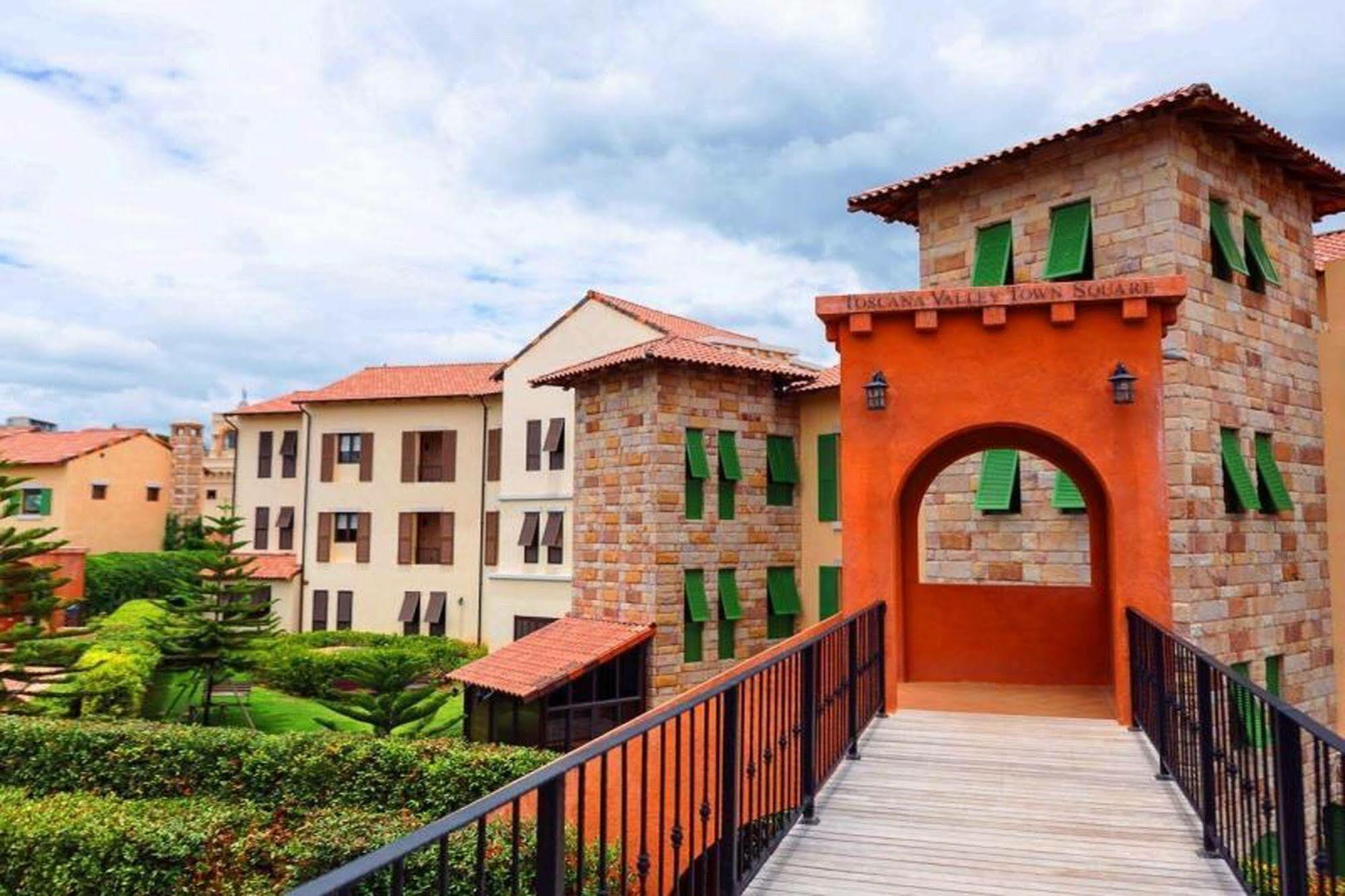 Toscana Town Square Suites Mu Si Exterior photo